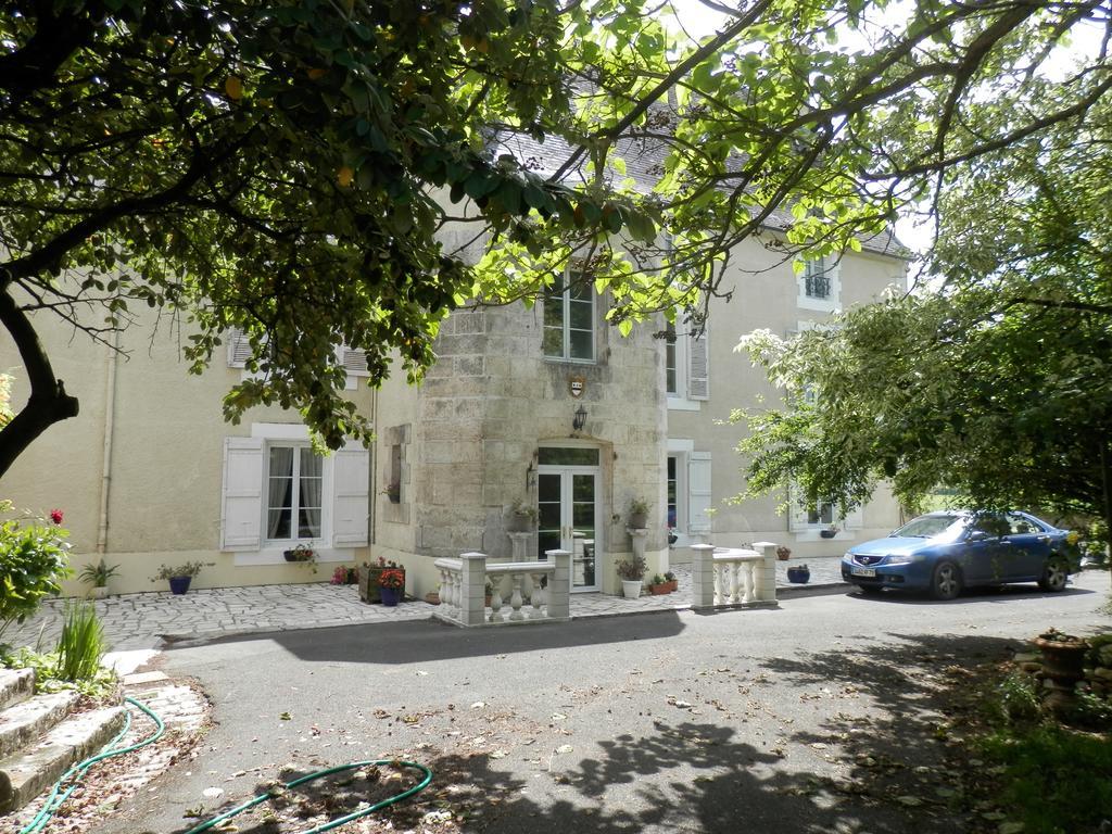 Chateau Ardilleux Exterior photo